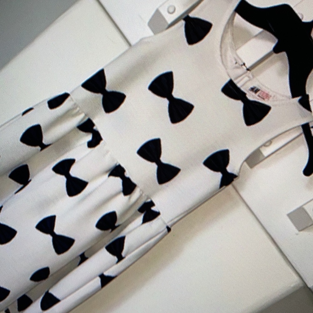 Sleeveless floral zipper dress